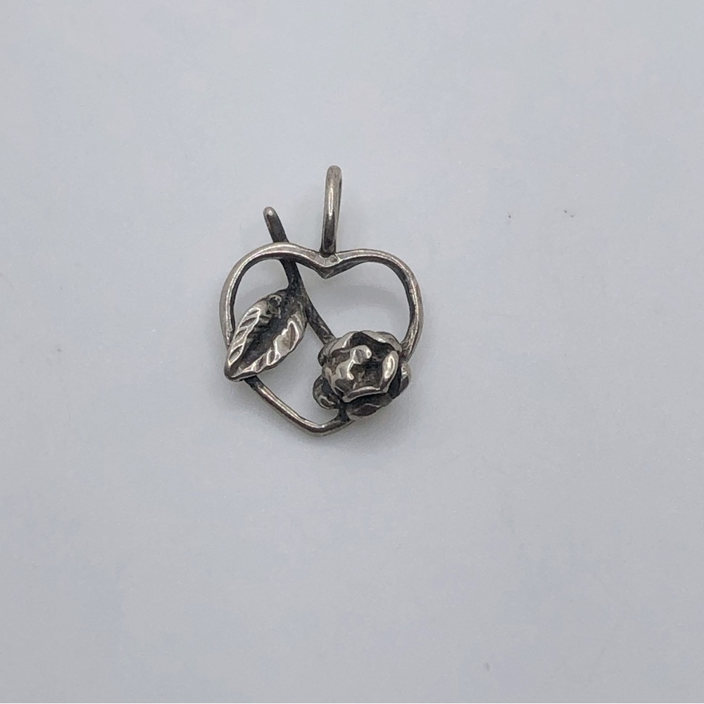 Vtg Sterling Silver Rose w Stem Inside Heart Outline Silhouette Pendant .7”